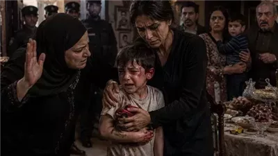 صفعت أمي ابني أمام الجميع... لكنهم صُدموا عندما اكتشفوا لمن يعود هذا البيت!